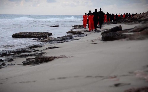 IS video shows Christian Egyptians beheaded in Libya - ảnh 1